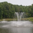 Lago con dos aireadores con tobera Lily.